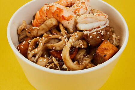 Жареный рис с морепродуктами