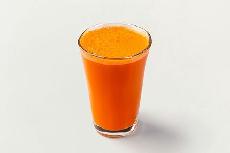 Морковный свежевыжатый сок