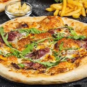 Пицца с пастрами 