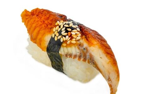 Суши с угрем