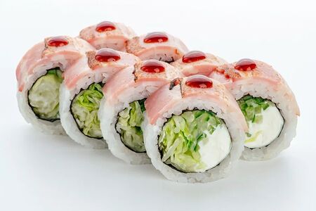 Опаленный бекон с айсбергом и огурцом