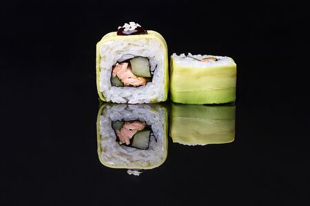 Ролл зеленый дракон