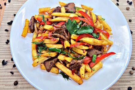 Картофель фри с говядиной