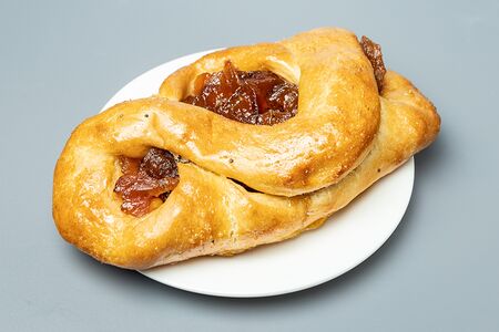 Булочка с яблоком