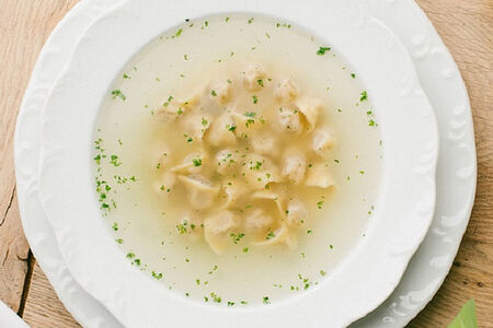 Аньолини с телятиной в бульоне