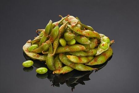 Эдамаме с острым соусом