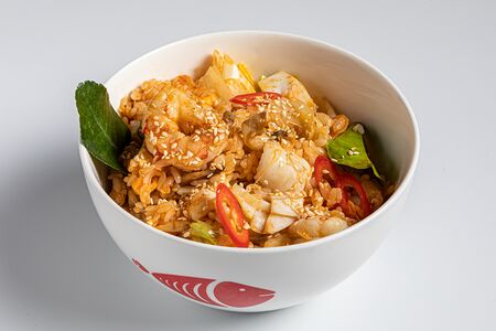 Жареный рис с морепродуктами  в соусе Том ям
