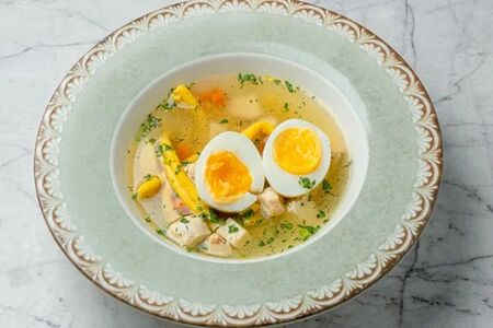 Крепкий бульон с цыпленком