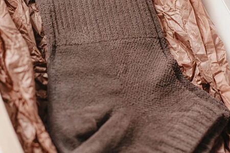 Шоколадные носки мужчине из темного шоколада