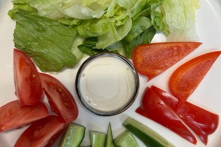 Ассорти из овощей со сметаной 