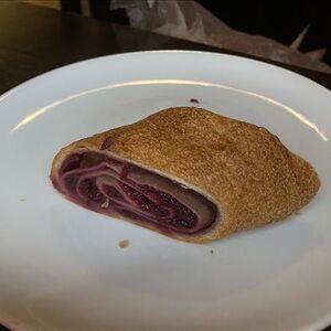 Штрудель вишневый