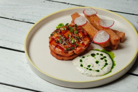 Куриные котлеты-гриль с картофельными палочками