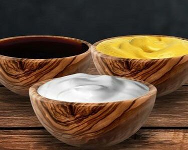 Соус соевый и соус горчичный и сметана