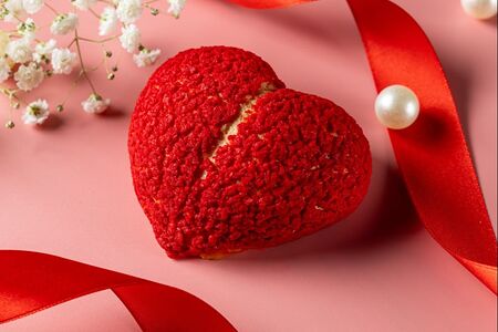 Пирожное Шу Клубничное сердце