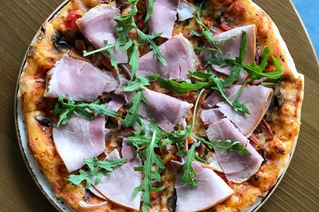 Пицца с тамбовским окороком маленькая