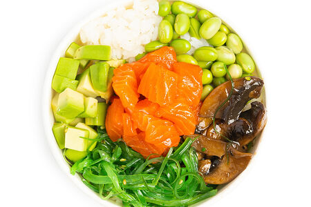 Поке с лососем и авокадо