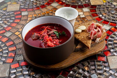 Борщ с салом