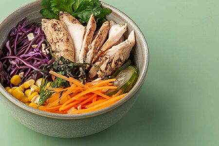 Поке с нежным цыплёнком