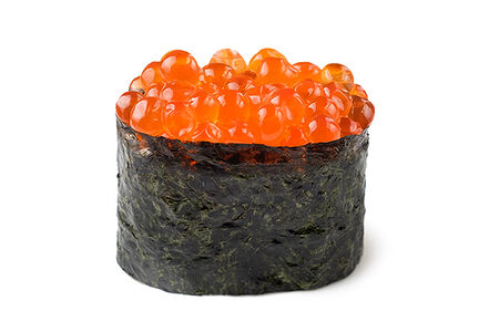 Гункан с красной икрой