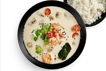 Том кха с королевскими креветками