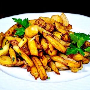 Жареный картофель с луком