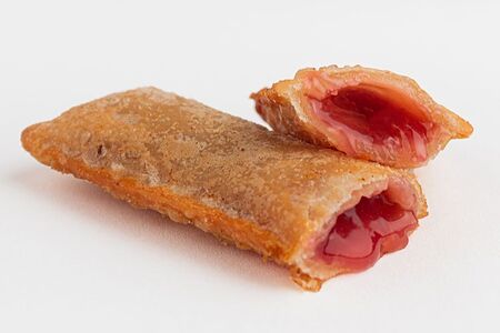 Пирожок с вишней