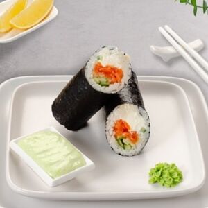 Хэнд-ролл с лососем