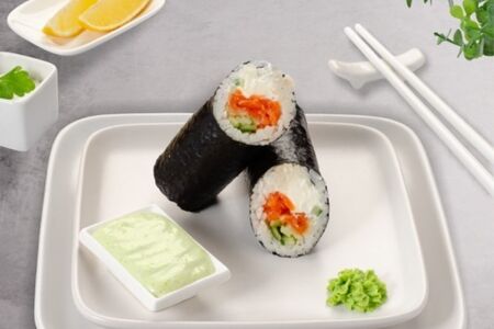 Хэнд-ролл с лососем