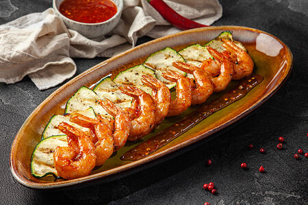 Жаренные креветки с соусом чили