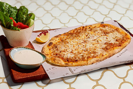 Пиде с телятиной и сыром