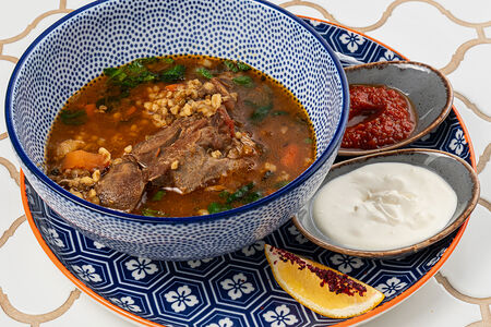 Чечевичный суп с лопаткой ягненка