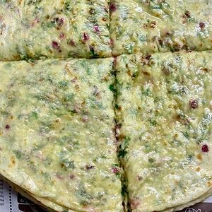 Хычин с сыром и зеленью ботвой