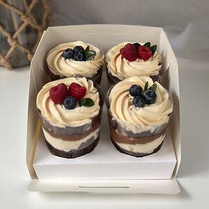 Трайфлы Сникерс (десерт в стакане)  