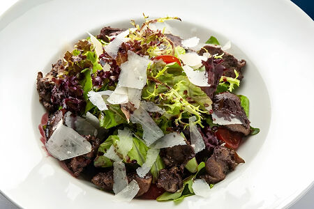 Салат с куриной печенью