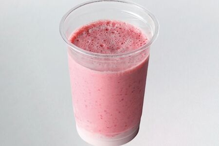 Молочный коктейль с натуральной клубникой
