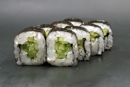 Хосомаки с огурцом