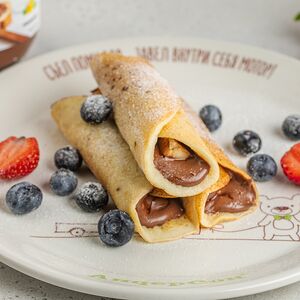 Три блинчика фаршированные бананом и Nutella
