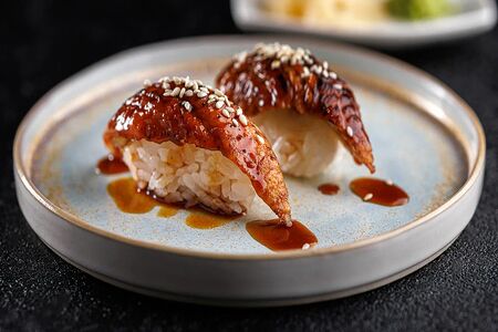 Суши с угрем