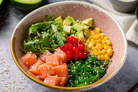 Поке со слабосоленым лососем