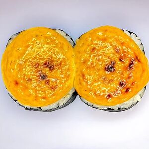 Запеченный ролл с кальмаром 