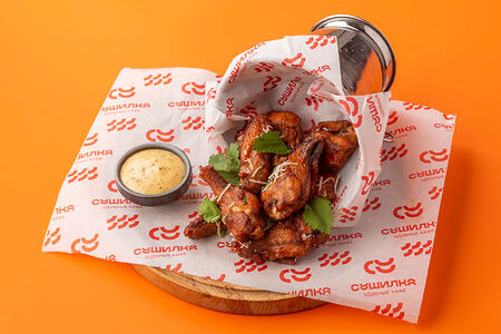 Куриные крылышки баффало с соусом спайс фри