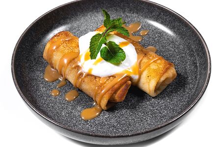 Блины с яблоком, курагой и крем-чизом