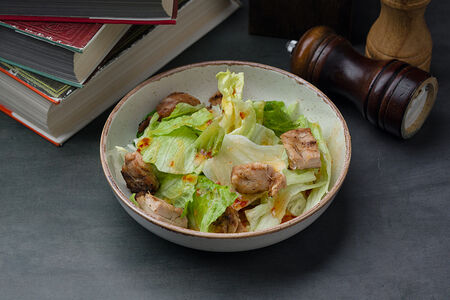 Салат с курицей и базиликовой заправкой