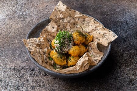 Халапеньо фри с сыром фета 