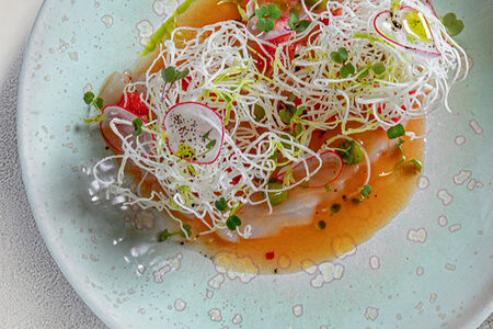 Крудо из дорадо с трюфельным понзу