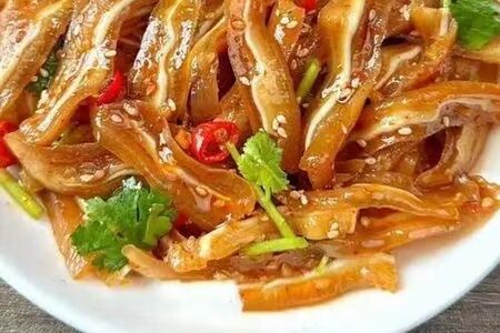 Салат из свиных ушек