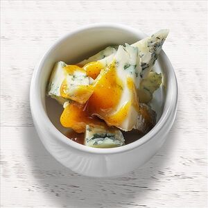 Сыр Дор блю с манговым чатни