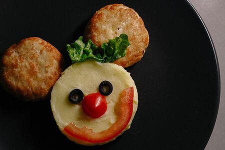 Пюре картофельное с куриными биточками