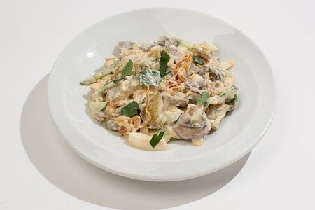 Салат куриный сытный