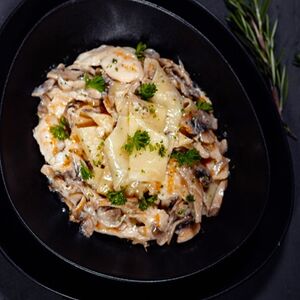 Паппарделле с грибами с куриной грудкой в сливочном соусе